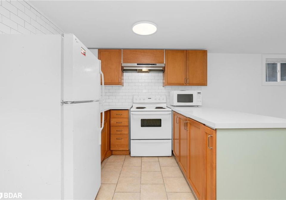 29-parkdale-crescent-unit-1-barrie-ontario-40757700
