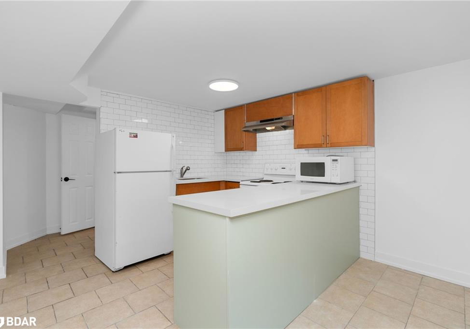 29-parkdale-crescent-unit-1-barrie-ontario-40757700