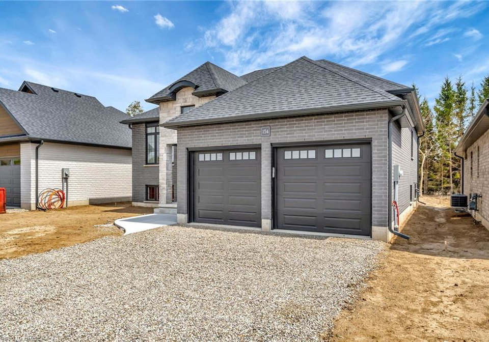 154-vanrooy-trail-waterford-ontario-40757880