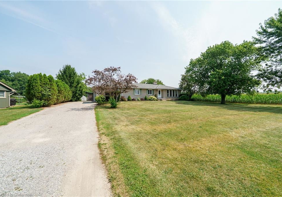 519-4th-line-caledonia-ontario-40757925