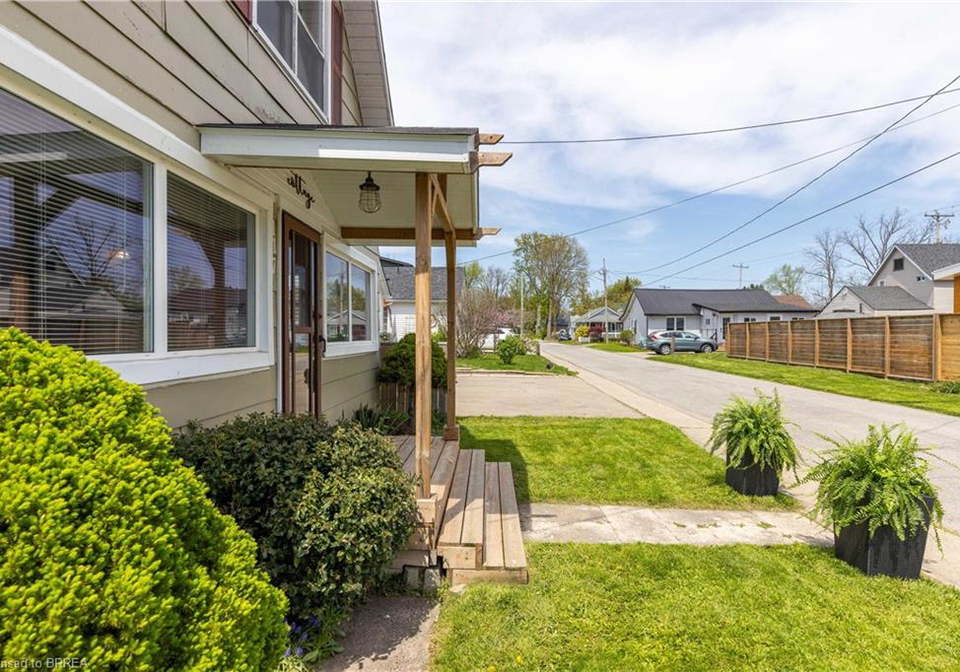 117-cambridge-road-e-crystal-beach-ontario-40757944