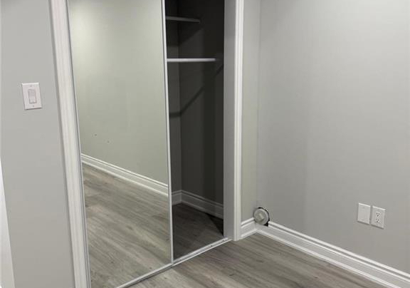 53-classic-drive-brampton-ontario-40758028