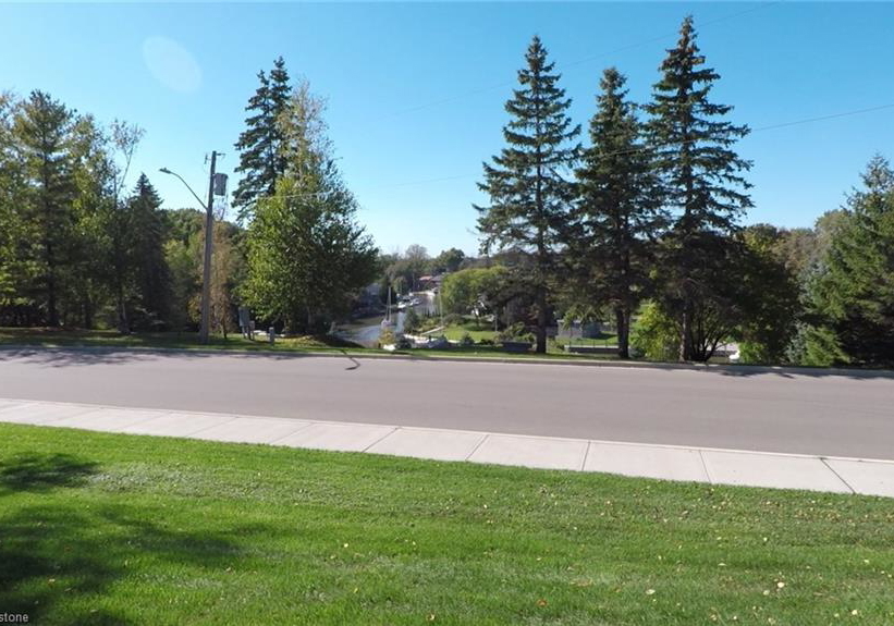 28-donjon-boulevard-port-dover-ontario-40758047
