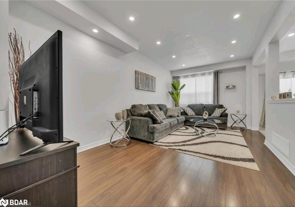 100-chester-drive-cambridge-ontario-40758053