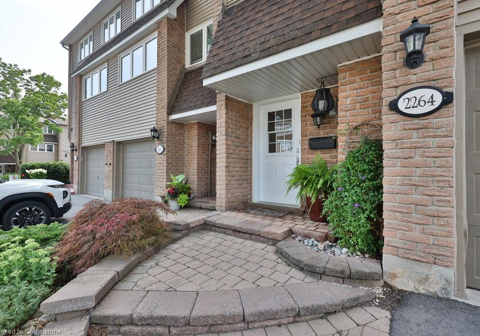 2264-marine-drive-oakville-ontario-40758116
