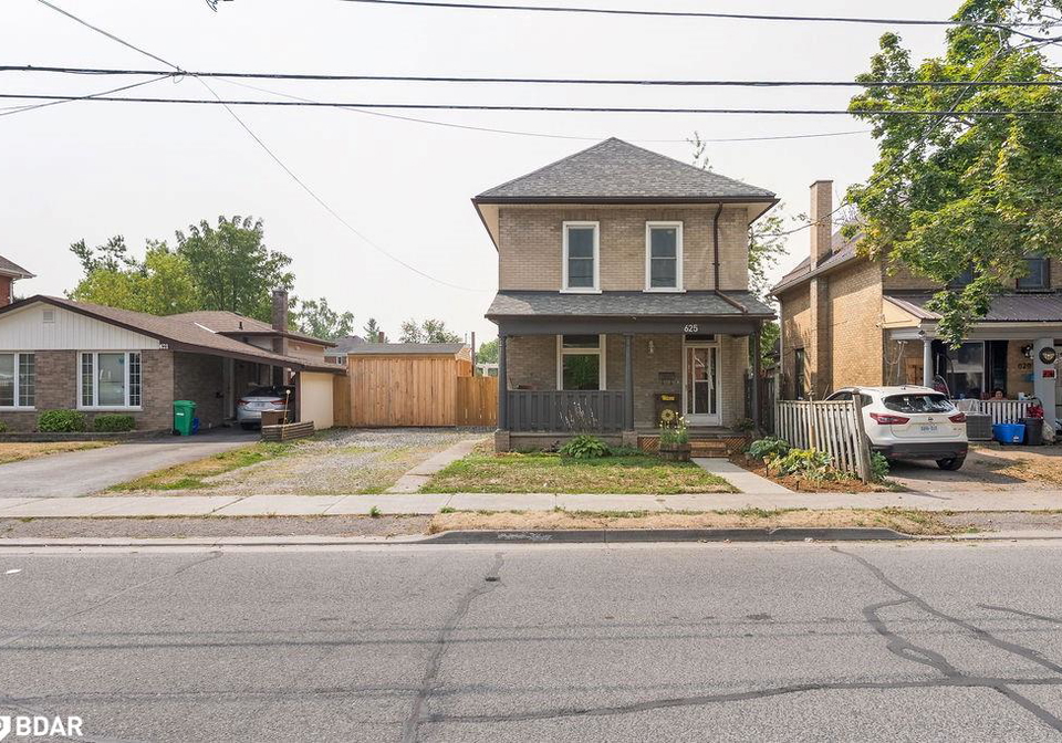 625-brown-street-peterborough-ontario-40758424