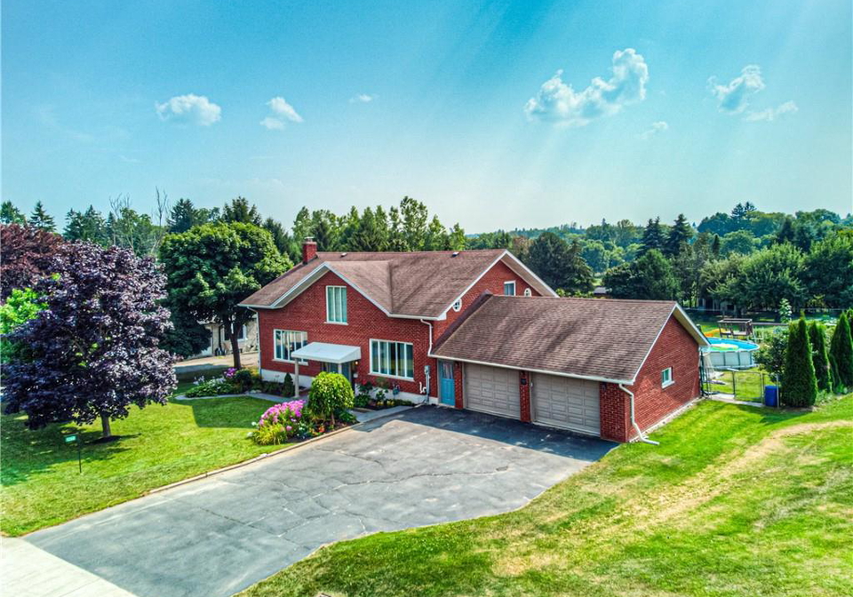 1268-notre-dame-drive-petersburg-ontario-40758599