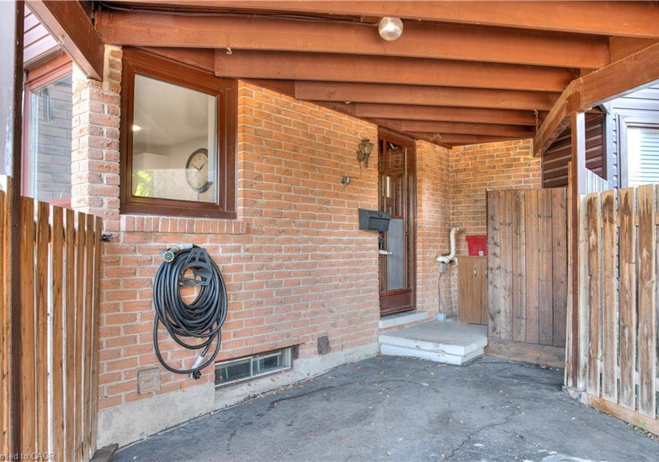 28-underhill-crescent-kitchener-ontario-40758642
