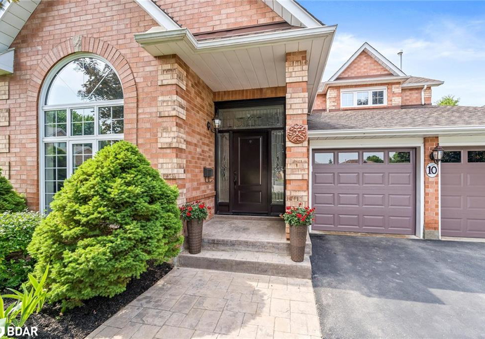 10-janet-court-georgetown-ontario-40758846