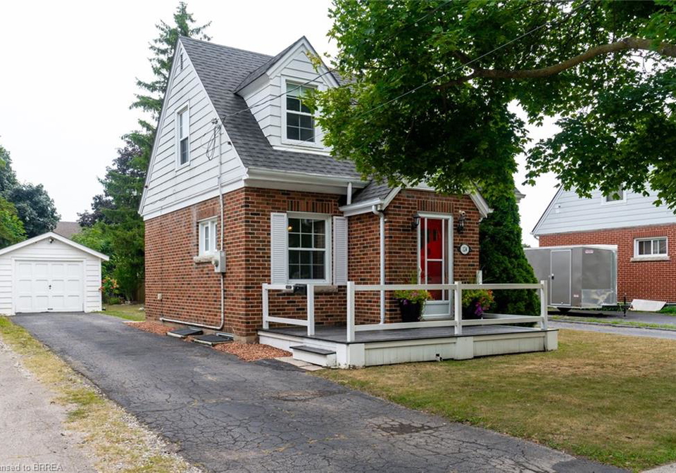124-walnut-street-brantford-ontario-40758892