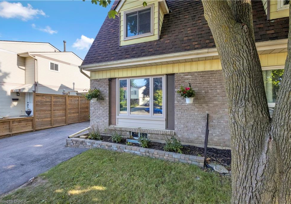 92-white-owl-crescent-brantford-ontario-40759191