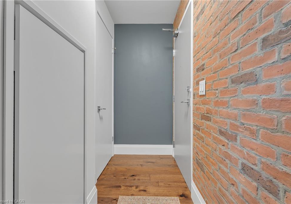 455-charlton-avenue-e-hamilton-ontario-40759298