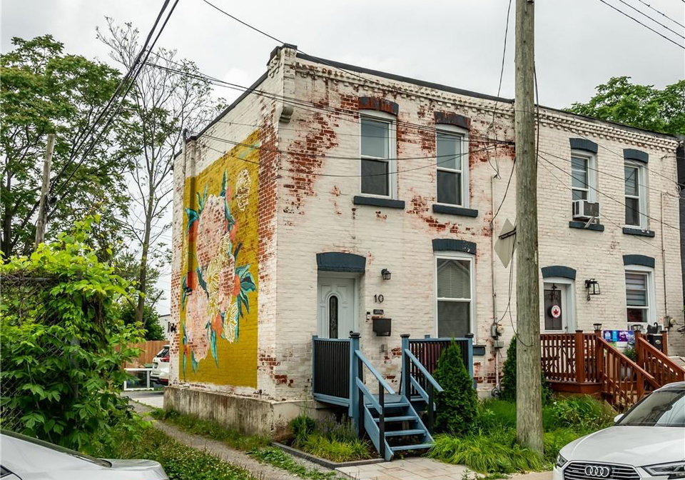 10-douglas-avenue-hamilton-ontario-40759436