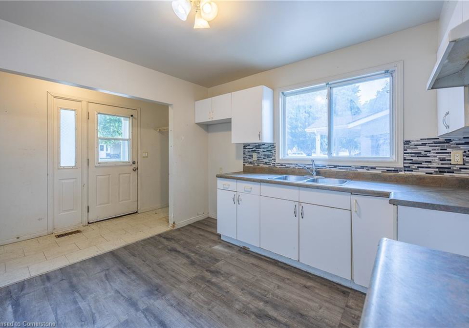 640-gibralter-street-delhi-ontario-40759459