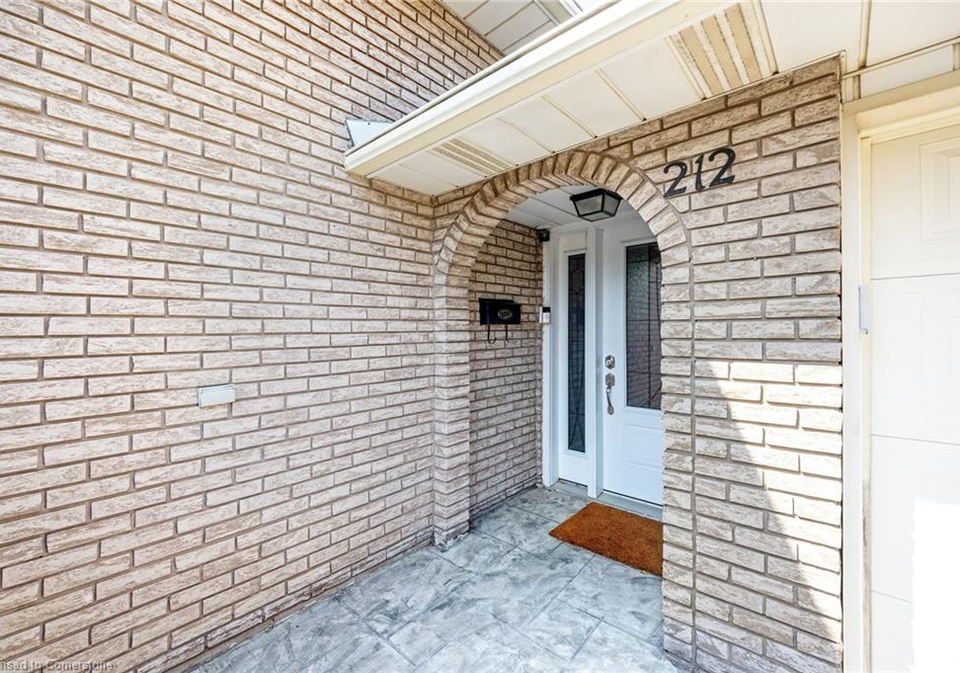 212-memorial-avenue-stoney-creek-ontario-40759468