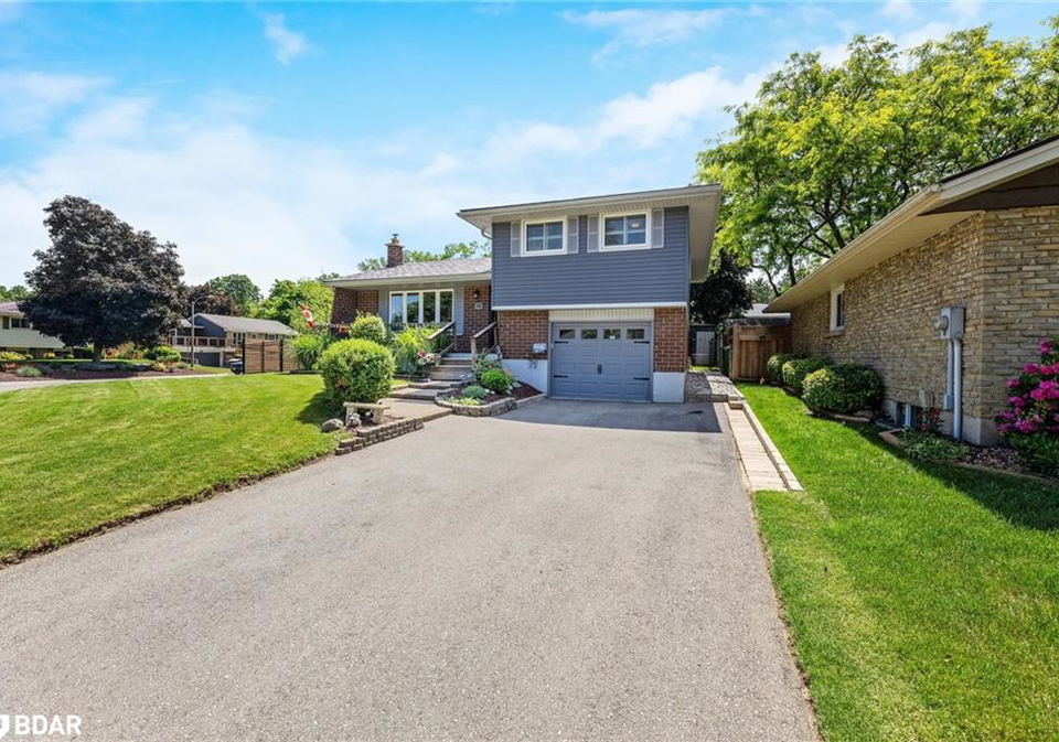 10-gilston-parkway-paris-ontario-40759709