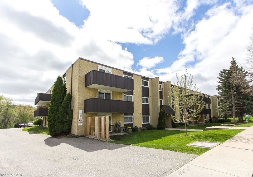 75-hazelglen-drive-kitchener-ontario-40759752