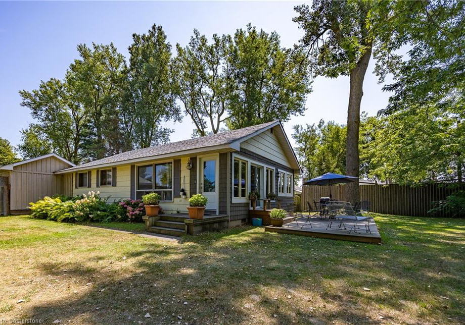 261-erie-boulevard-long-point-ontario-40759758
