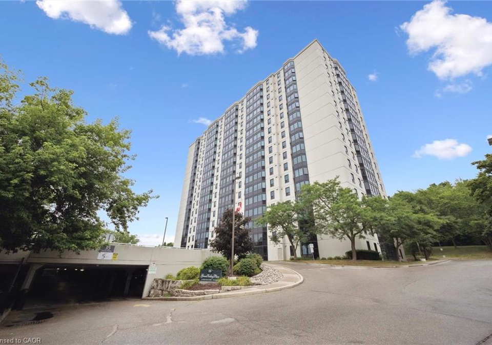 35-green-valley-drive-kitchener-ontario-40759816