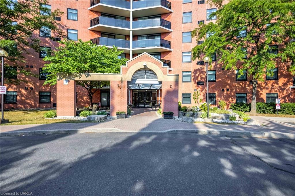 9-bonheur-court-brantford-ontario-40760070