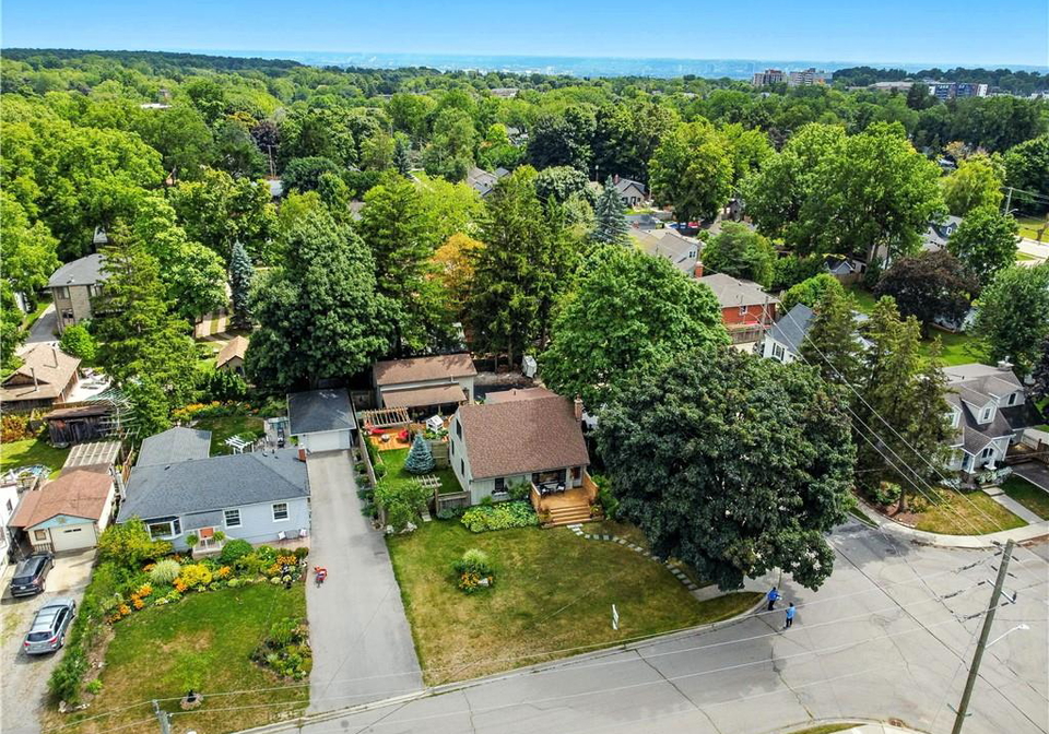 30-elgin-street-waterdown-ontario-40760143