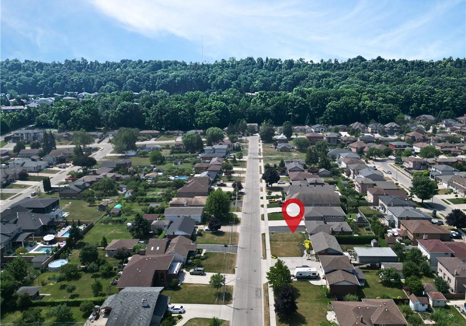 31-kilbourn-avenue-stoney-creek-ontario-40760306