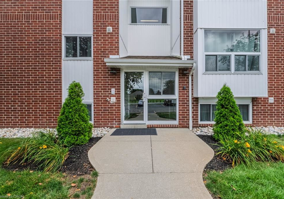 60-donly-drive-s-simcoe-ontario-40760319