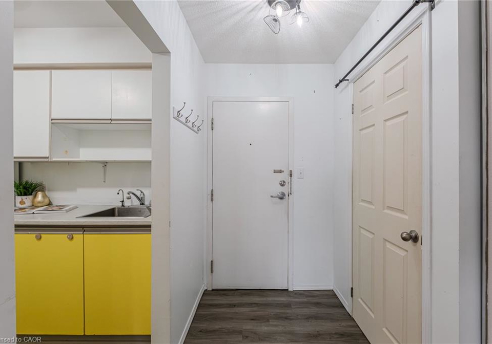 60-donly-drive-s-simcoe-ontario-40760319