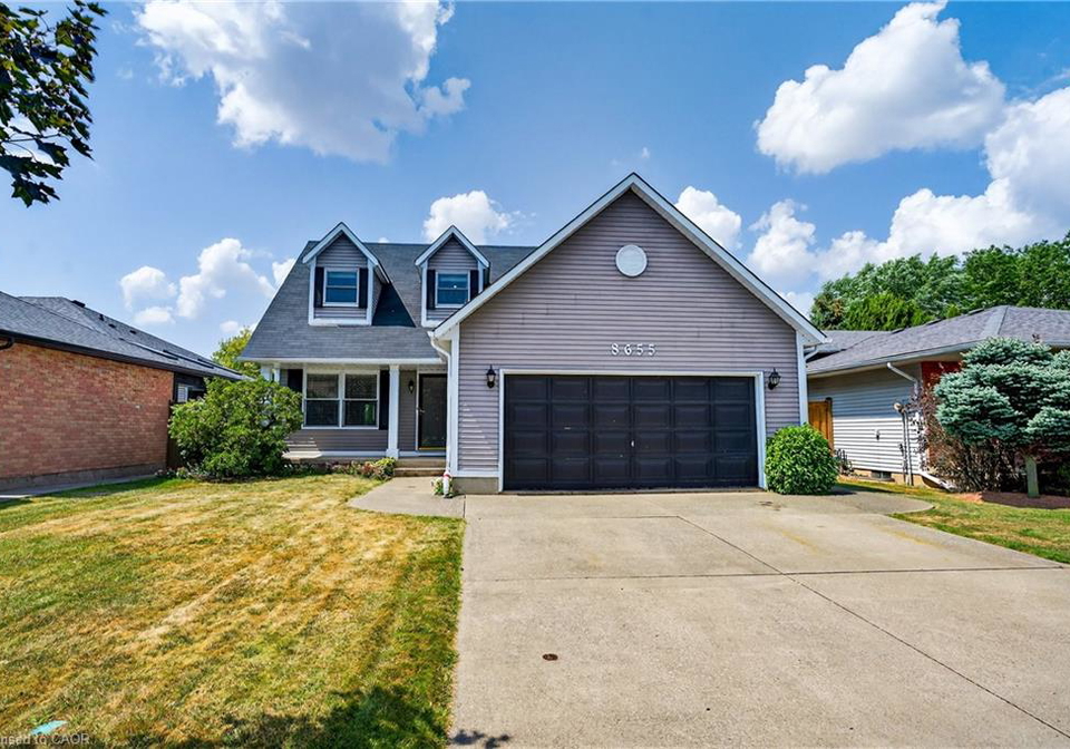 8655-regan-drive-niagara-falls-ontario-40760340