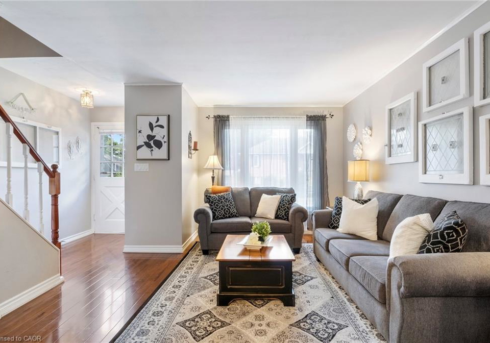132-maple-street-cambridge-ontario-40760367