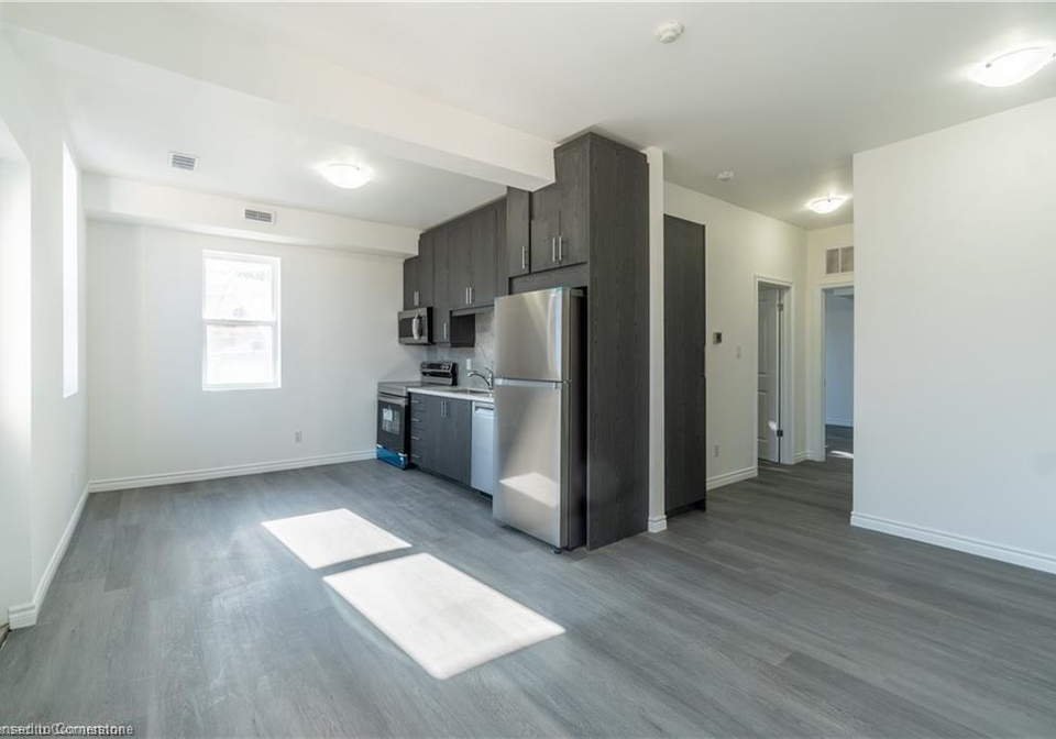 107-victoria-avenue-n-hamilton-ontario-40760544