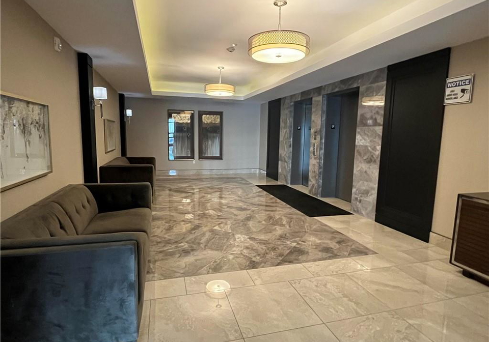 101-shoreview-place-stoney-creek-ontario-40760637