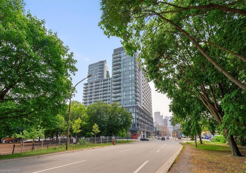 50-power-street-toronto-ontario-40760678