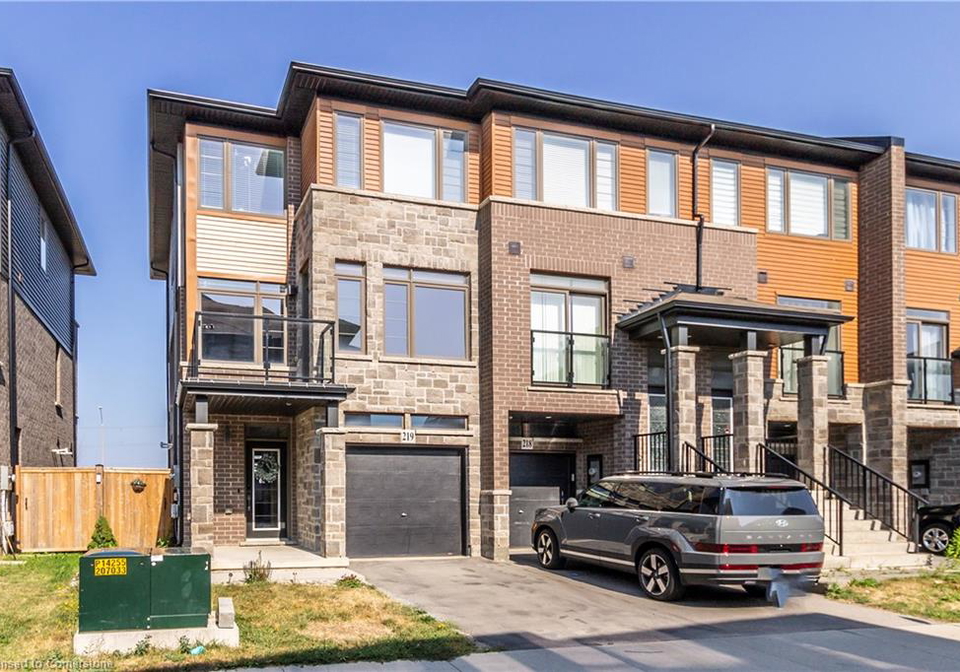 30-times-square-boulevard-stoney-creek-ontario-40760785