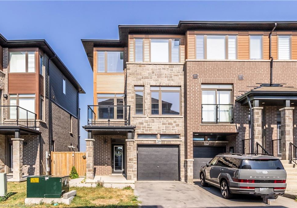 30-times-square-boulevard-stoney-creek-ontario-40760785