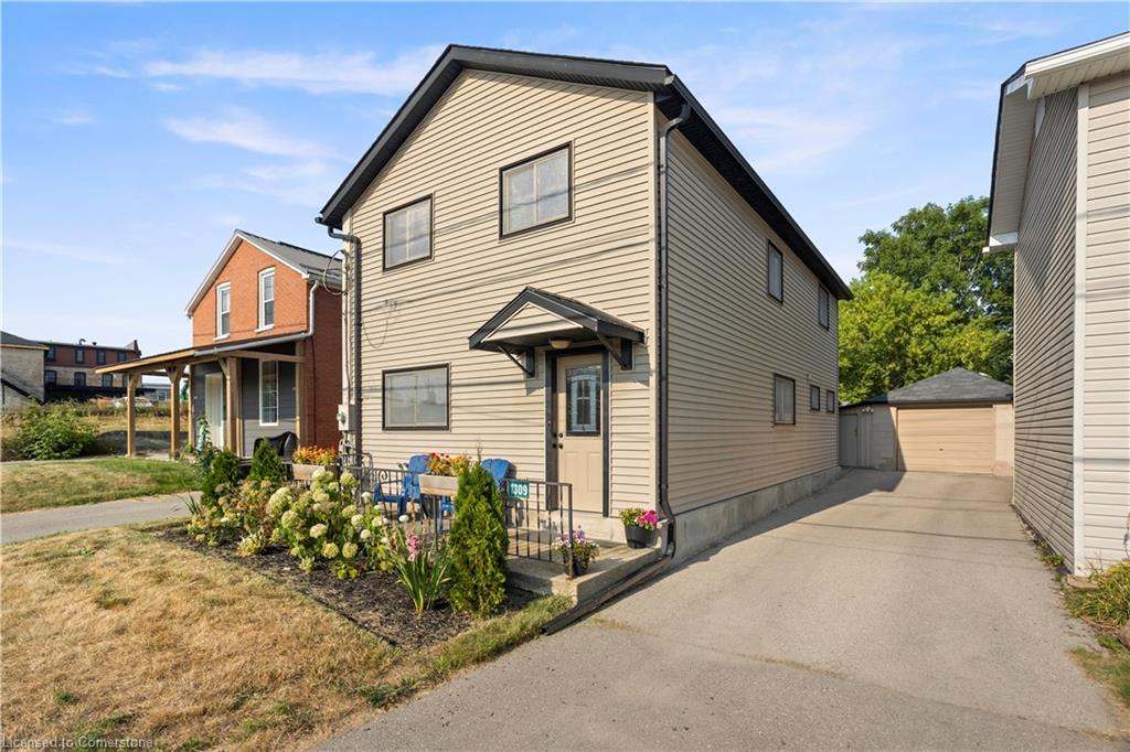 1309-swan-street-ayr-ontario-40760902