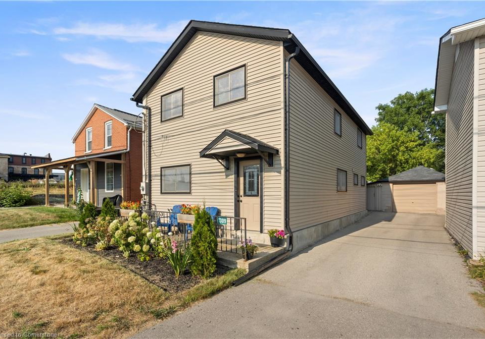 1309-swan-street-ayr-ontario-40760902