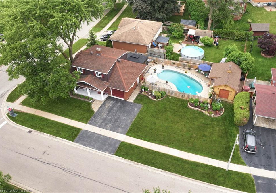 1-kingfisher-drive-elmira-ontario-40760912