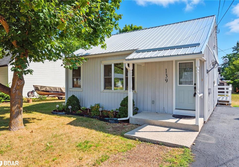 139-centre-street-campbellford-ontario-40760979