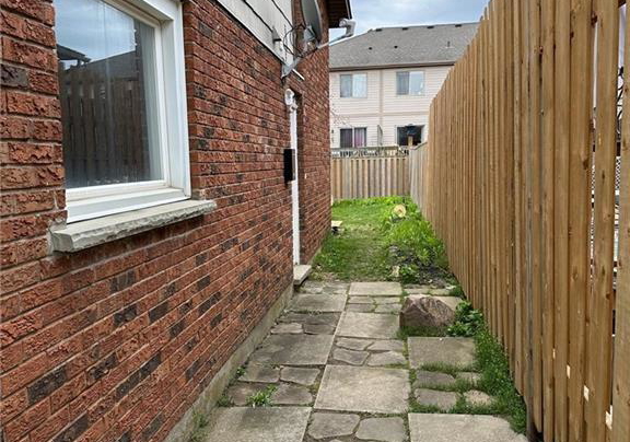8-roseneath-crescent-kitchener-ontario-40761053