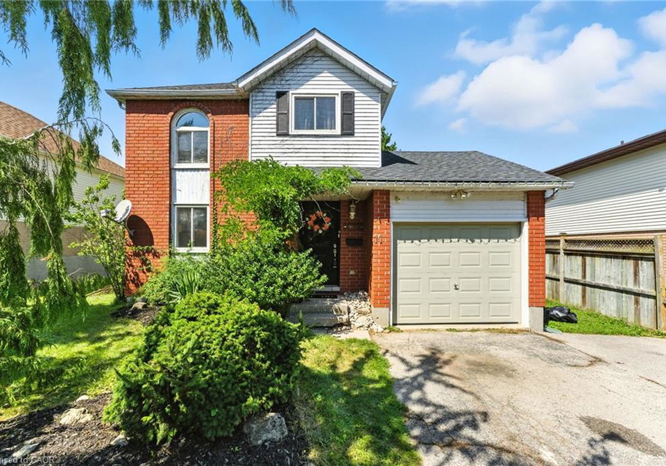 11-hubert-court-cambridge-ontario-40761244