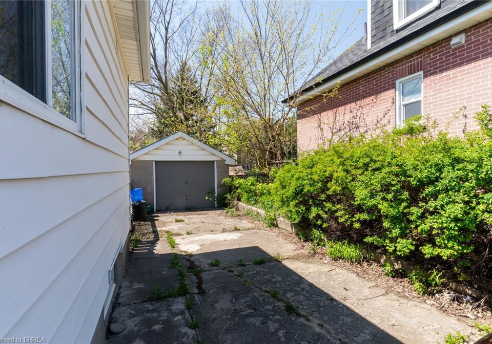 6-eastbourne-street-brantford-ontario-40761278