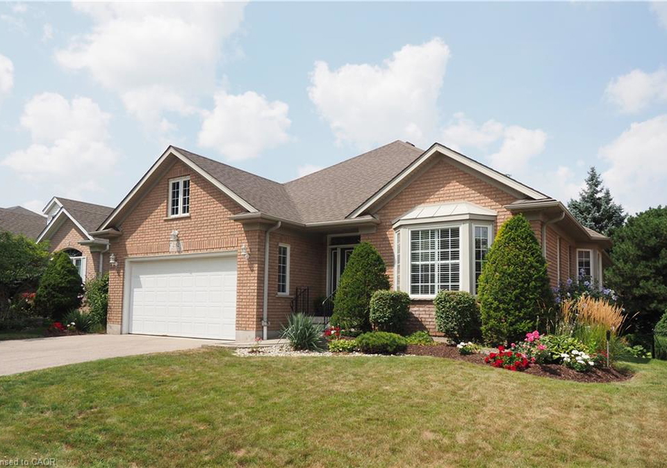 212-the-lions-gate-waterloo-ontario-40761315