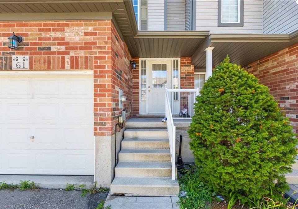 61-madeleine-street-kitchener-ontario-40761359