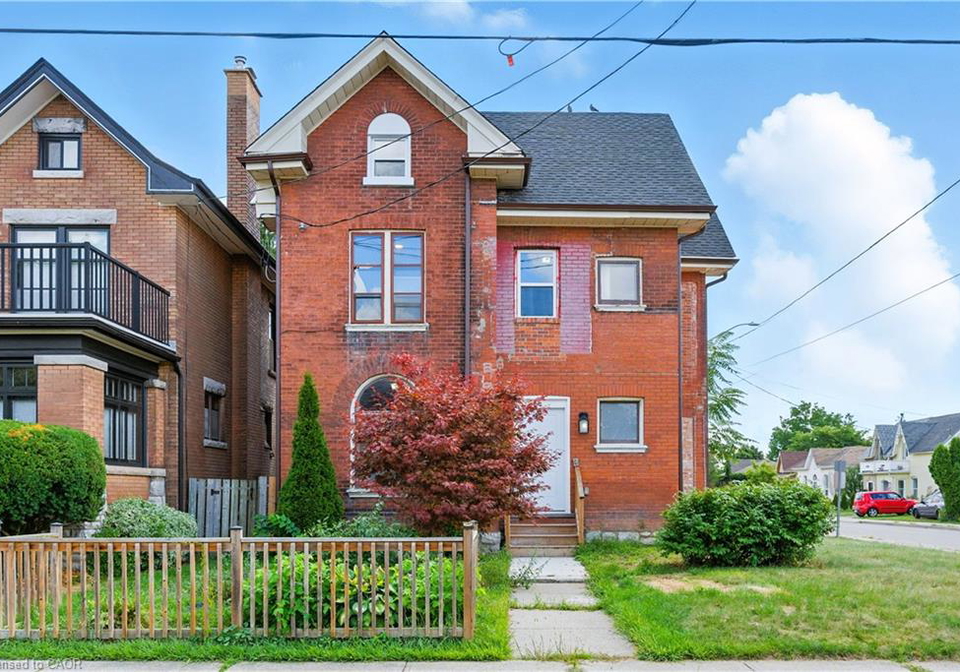 35-peel-street-brantford-ontario-40761383