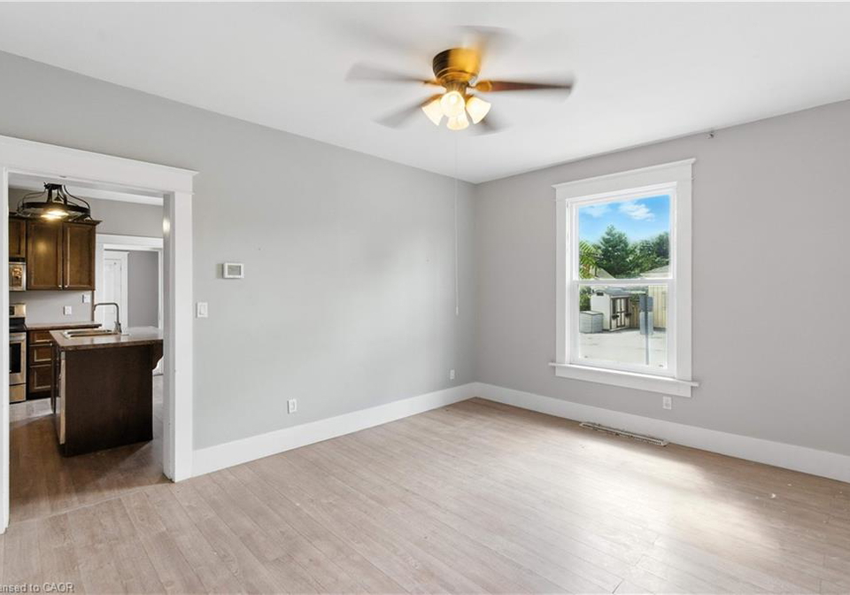 35-peel-street-brantford-ontario-40761383