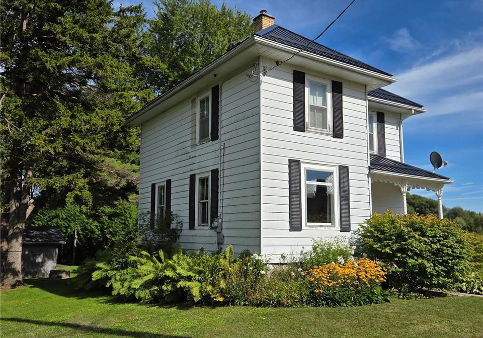 392017-grey-road-109-holstein-ontario-40761598