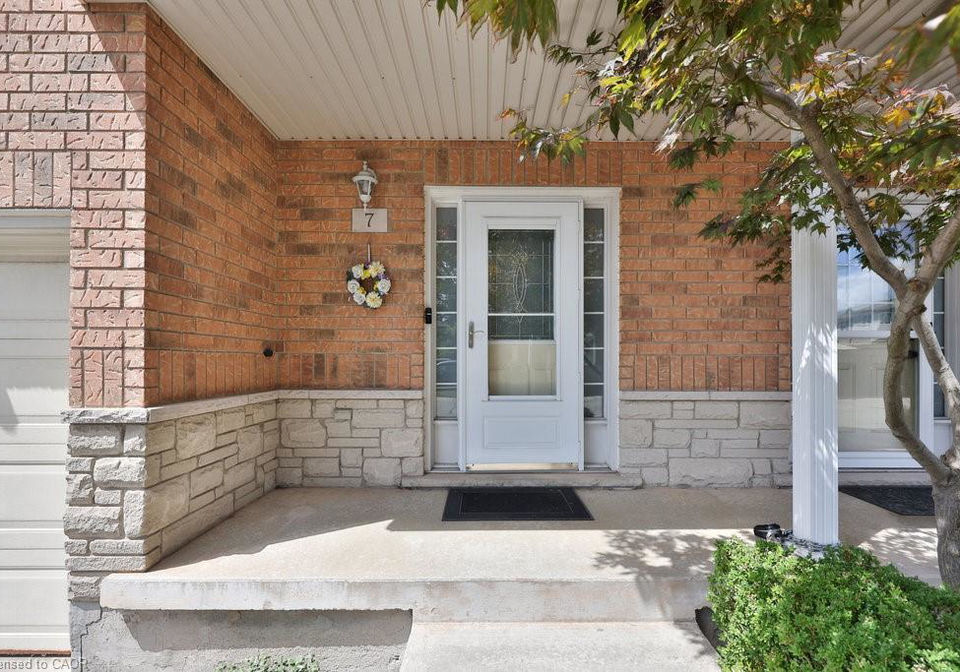 2229-walkers-line-burlington-ontario-40761618