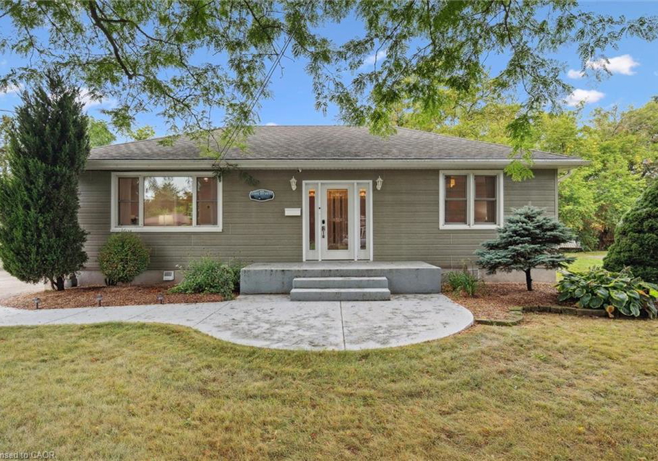 48-curtis-avenue-s-paris-ontario-40761786