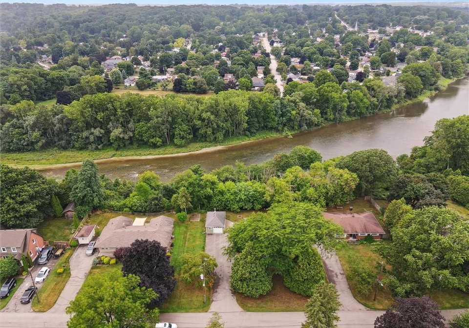 48-curtis-avenue-s-paris-ontario-40761786